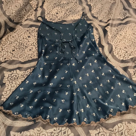 Victoria’s Secret Sexy Silk and lace baby doll - Picture 4 of 8